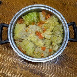 きのこと野菜の旨味たっぷりとろとろロールキャベツ